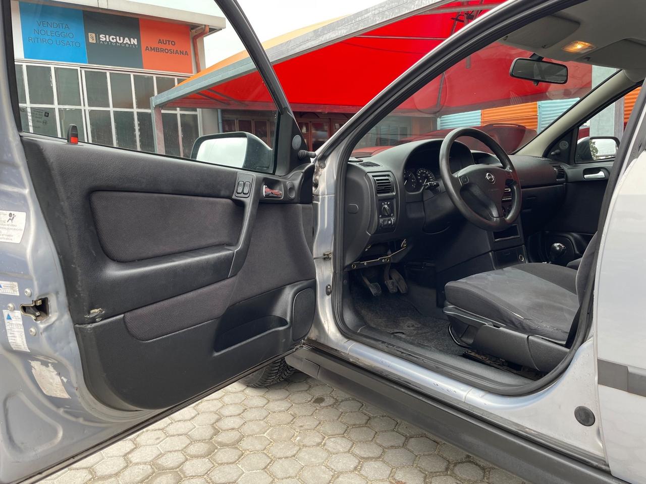 Opel Astra ADATTA A NEOPATENTATI 1.6i 16V cat 5 porte Club