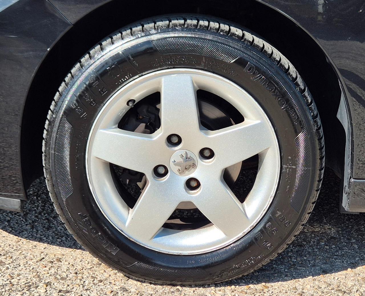 Peugeot 207 1.4 HDi 70CV 5p. Allure