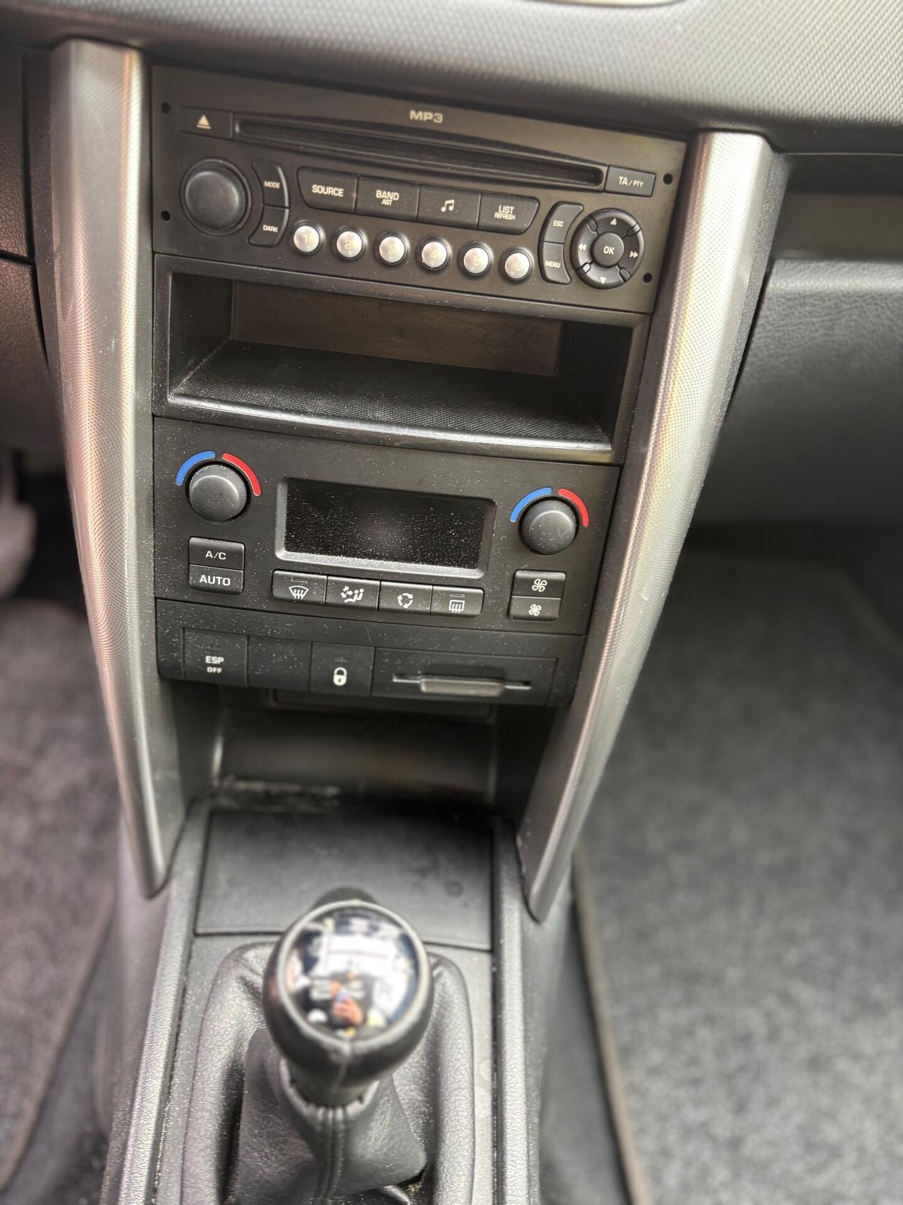 Peugeot 207 1.4 VTi 95CV 5p. XS