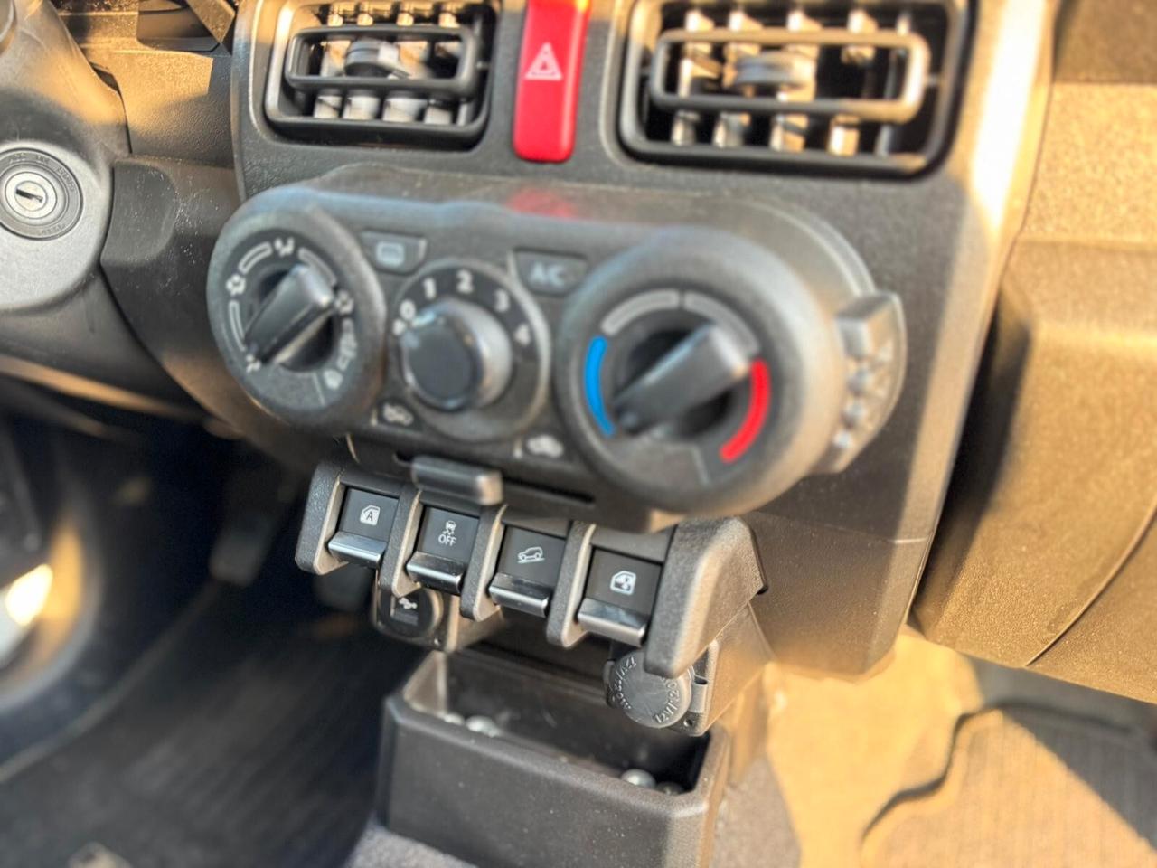 Suzuki Jimny 1.5 5MT PRO 4wd