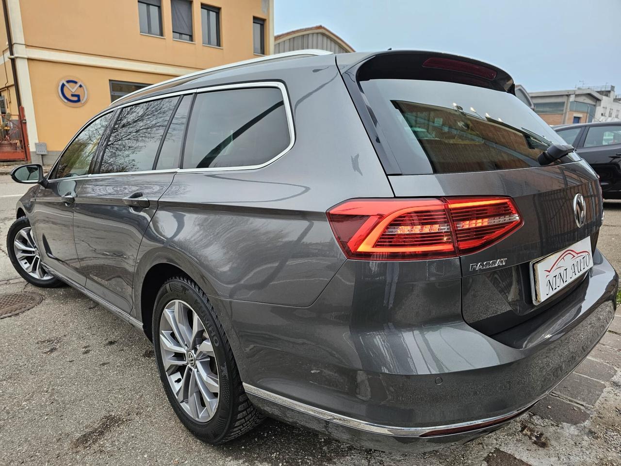 Volkswagen Passat Variant 2.0 TDI 190cv 4Motion*DSG*Navi*Tetto*Bi-Xeno*Cockpit*Euro6*