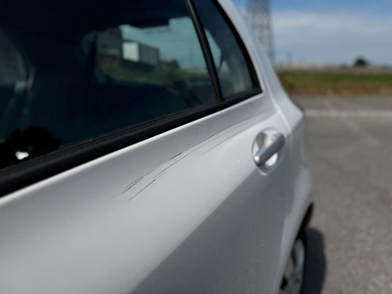 Toyota Yaris 1.0 5 porte Sol