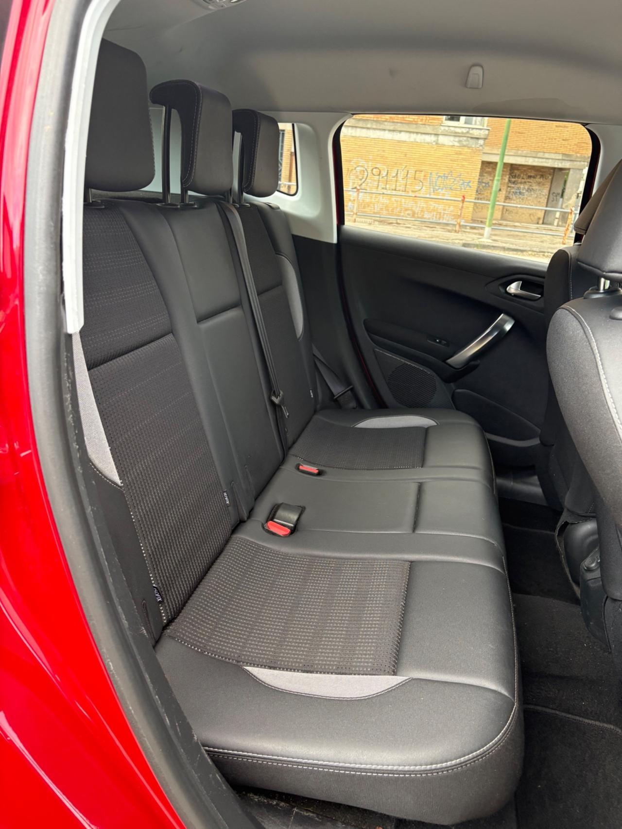 Peugeot 2008 1.6 HDi 100cv 110000km