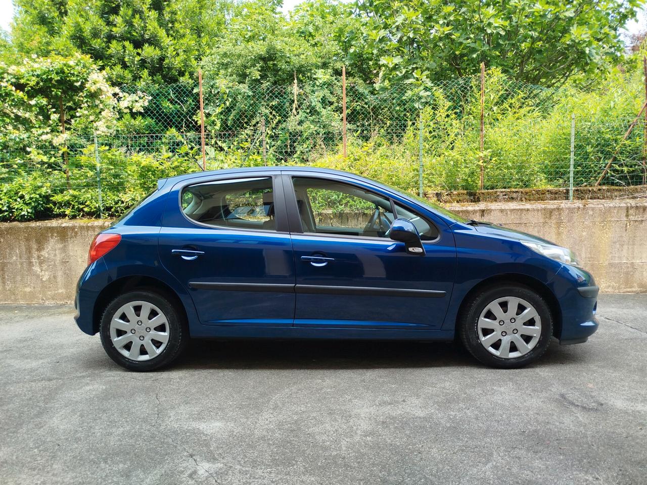 Peugeot 207 1.4 BENZINA 73cv / 52.000km / Neop.