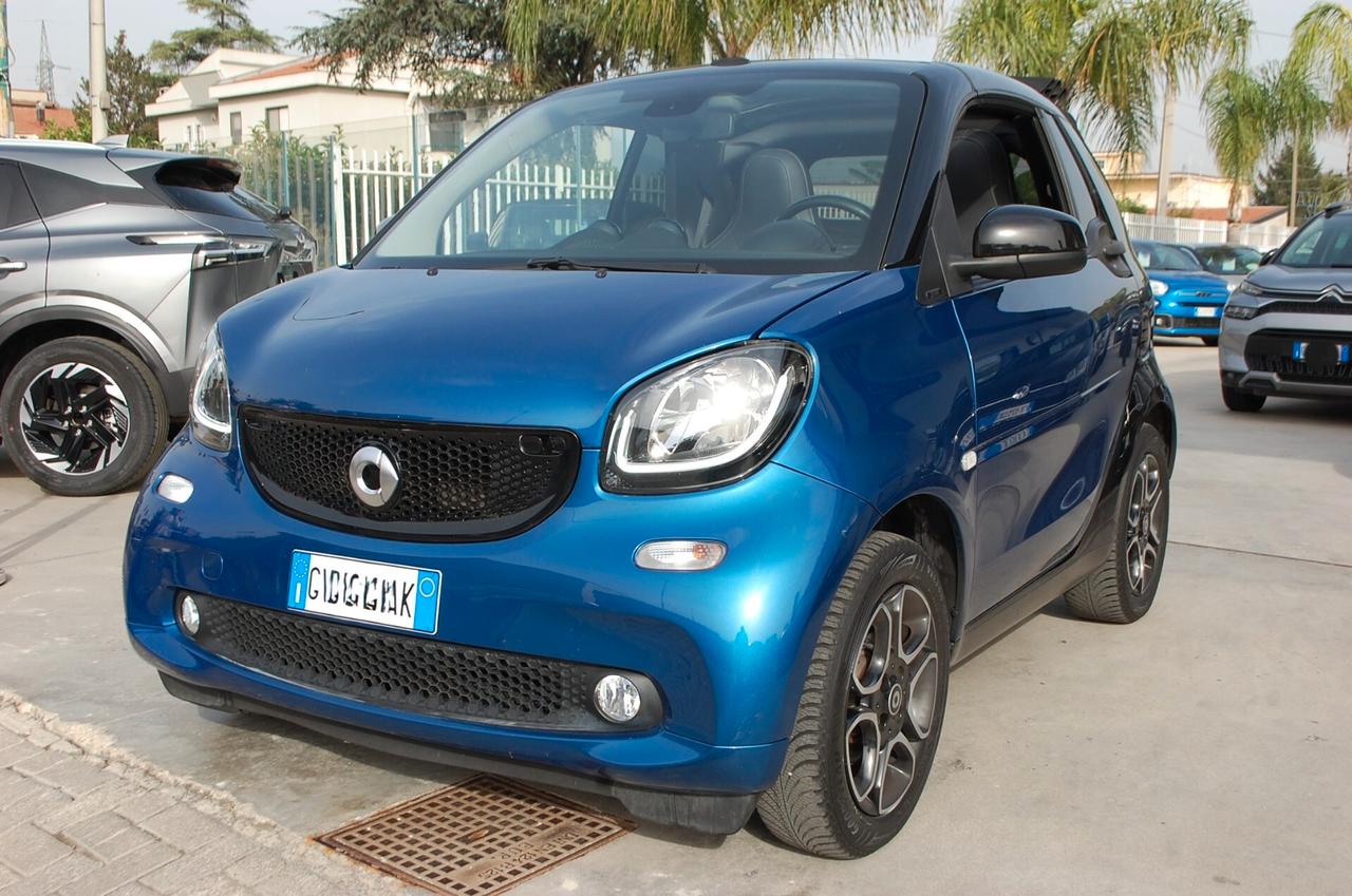 Smart forTwo Cabrio 0.9 t Prime 90CV twinamic Lega Pelle USB