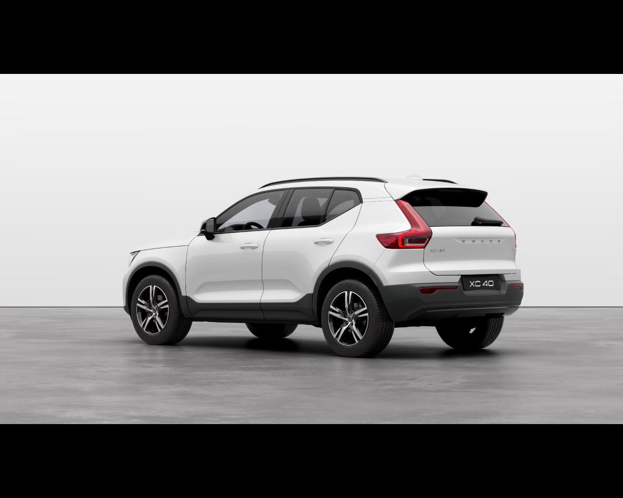 VOLVO XC40 B3 GEARTRONIC PLUS DARK