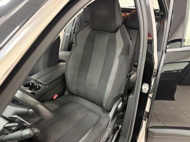 Peugeot 3008 PureTech Turbo 130 EAT8 S&S Active Pack