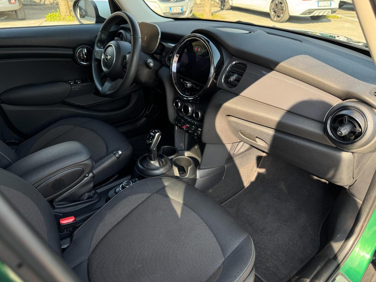 Mini 5 Porte One Essential 1.5 Twin Power Turbo 102cv Steptronic