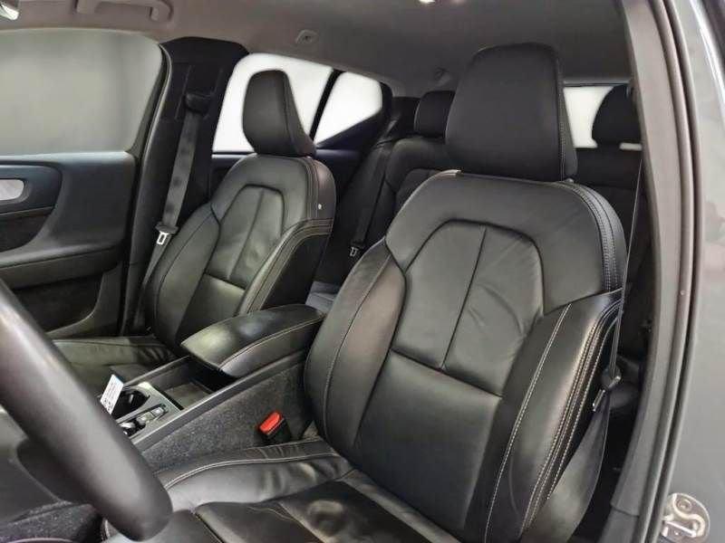 Volvo XC40 Recharge T5 180+82 CV Plug-In Hybrid Recharge Plus Dark