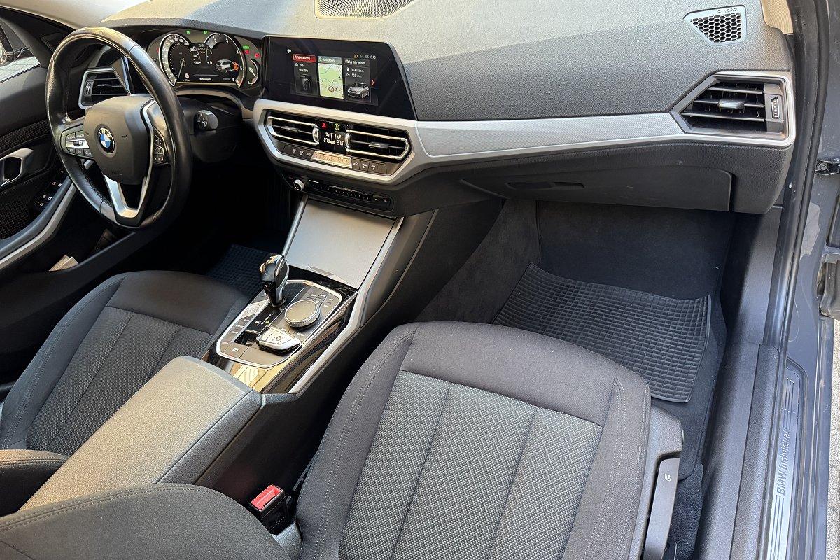 BMW 320d 48V Touring Business Advantage