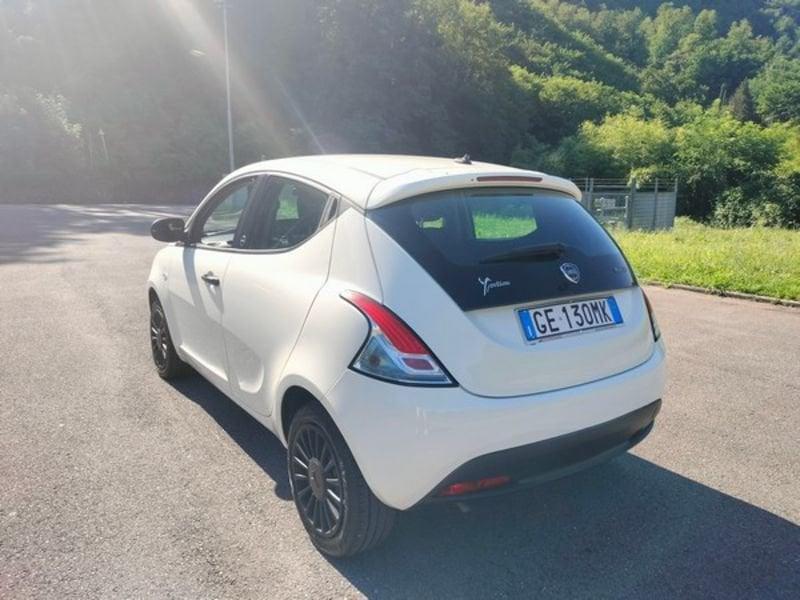 Lancia Ypsilon 1.0 FireFly 5 porte S&S Hybrid Silver