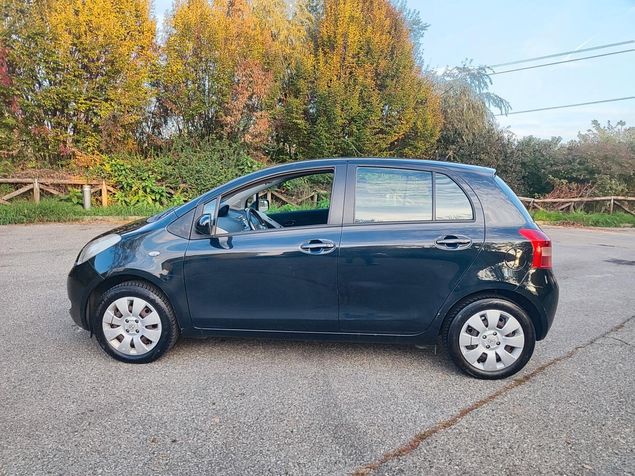 Toyota Yaris 1.0 5 porte Sol 119.000 KM