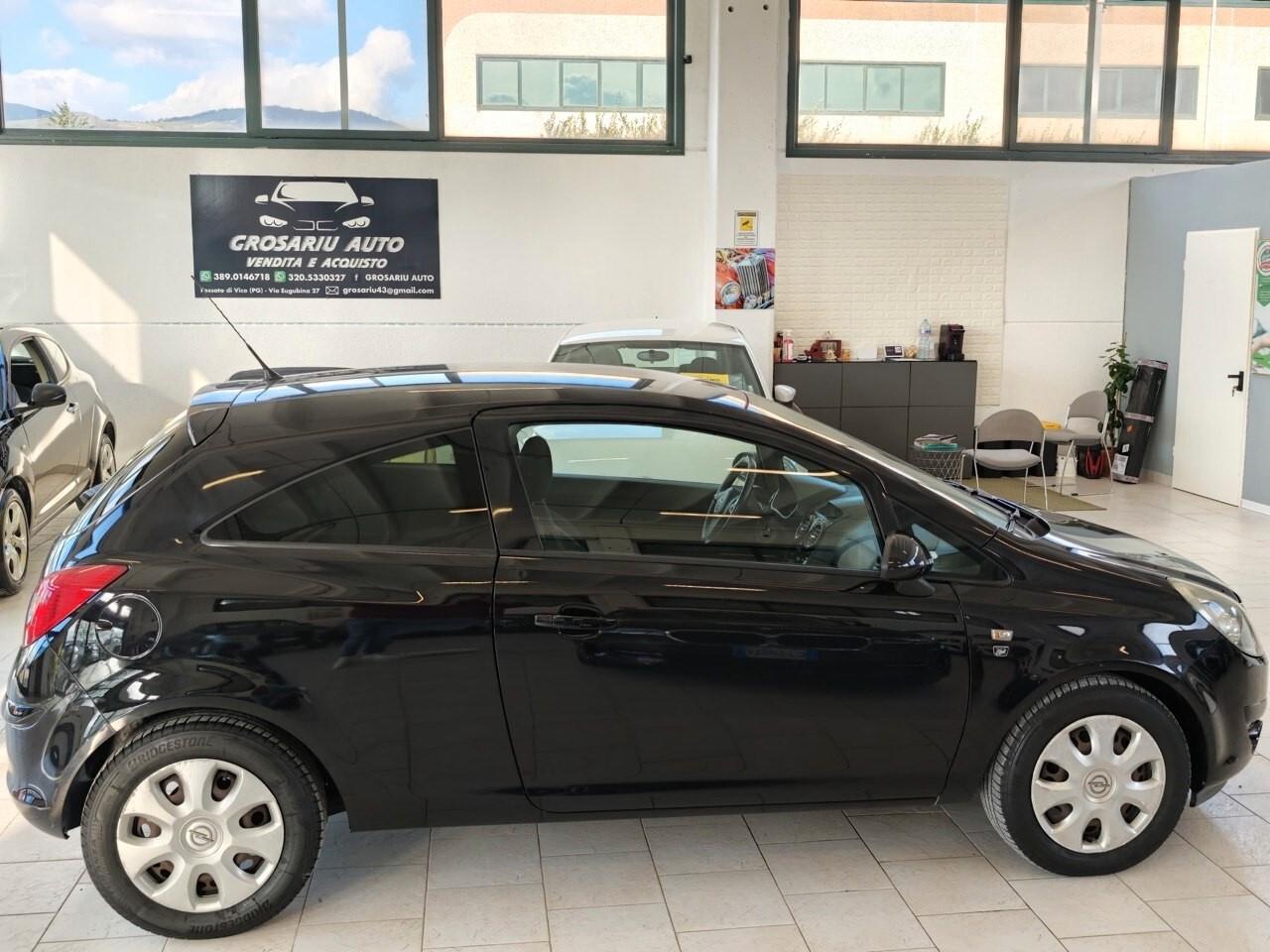 Opel Corsa 1.2 3 porte Club