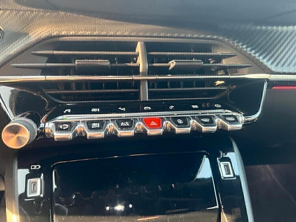 Peugeot 2008 BlueHDi 100 S&S GT Line BICOLOR