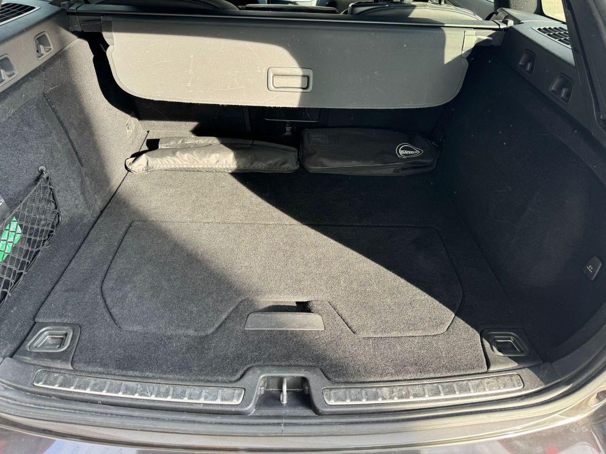 VOLVO - V60 - B3 aut. Plus Dark