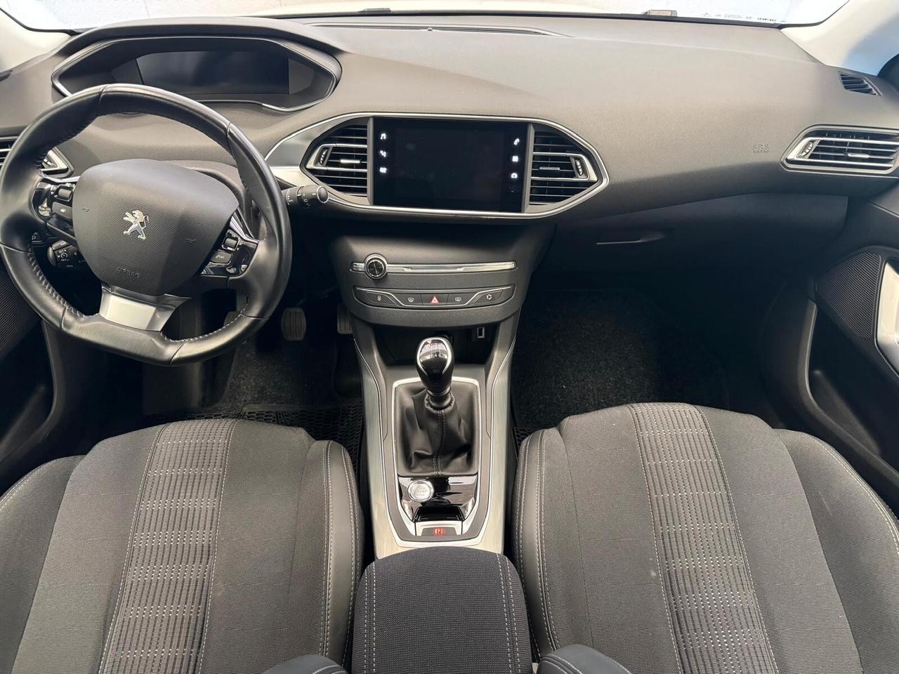 Peugeot 308 cambio manuale