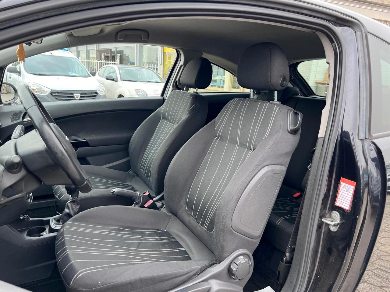 Opel Corsa 1.2 3 porte Sport