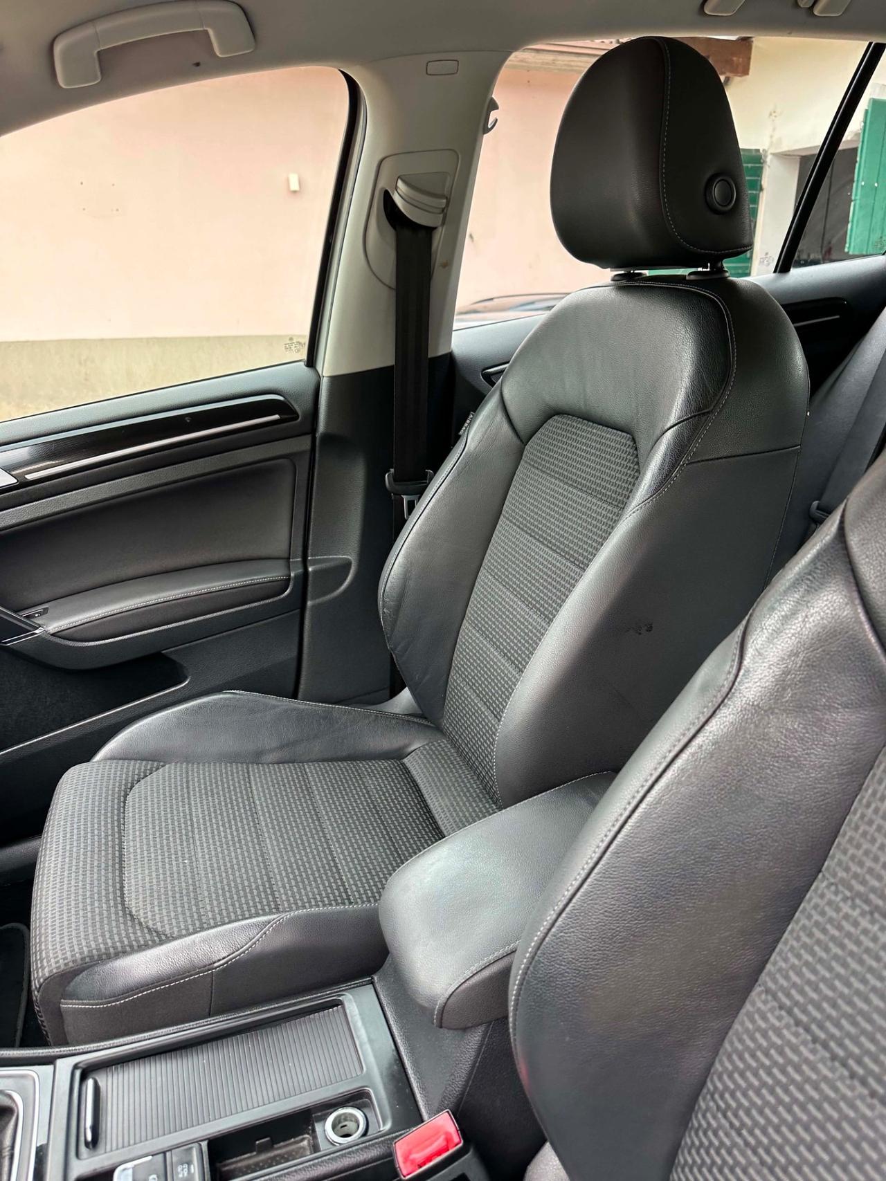 Volkswagen GOLF 2.0 TDI 5p. HIGHLINE SEDILI PELLE KMCERT