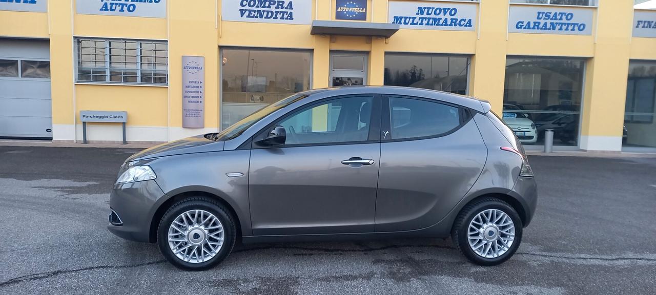 Lancia Ypsilon Benzina cc. 1.242 - 5 Porte 5 Posti UTILIZZABILE ANCHE PER I NEOPATENTATI.