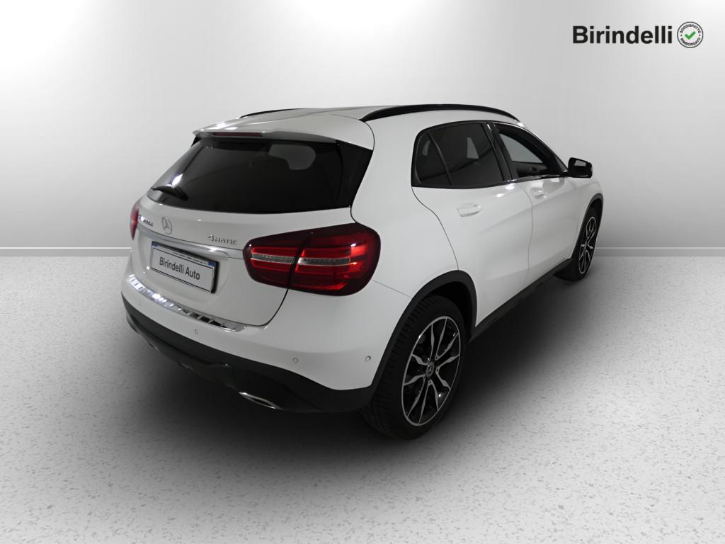 Mercedes-Benz GLA (X156) - GLA 200 d Automatic 4Matic Premium