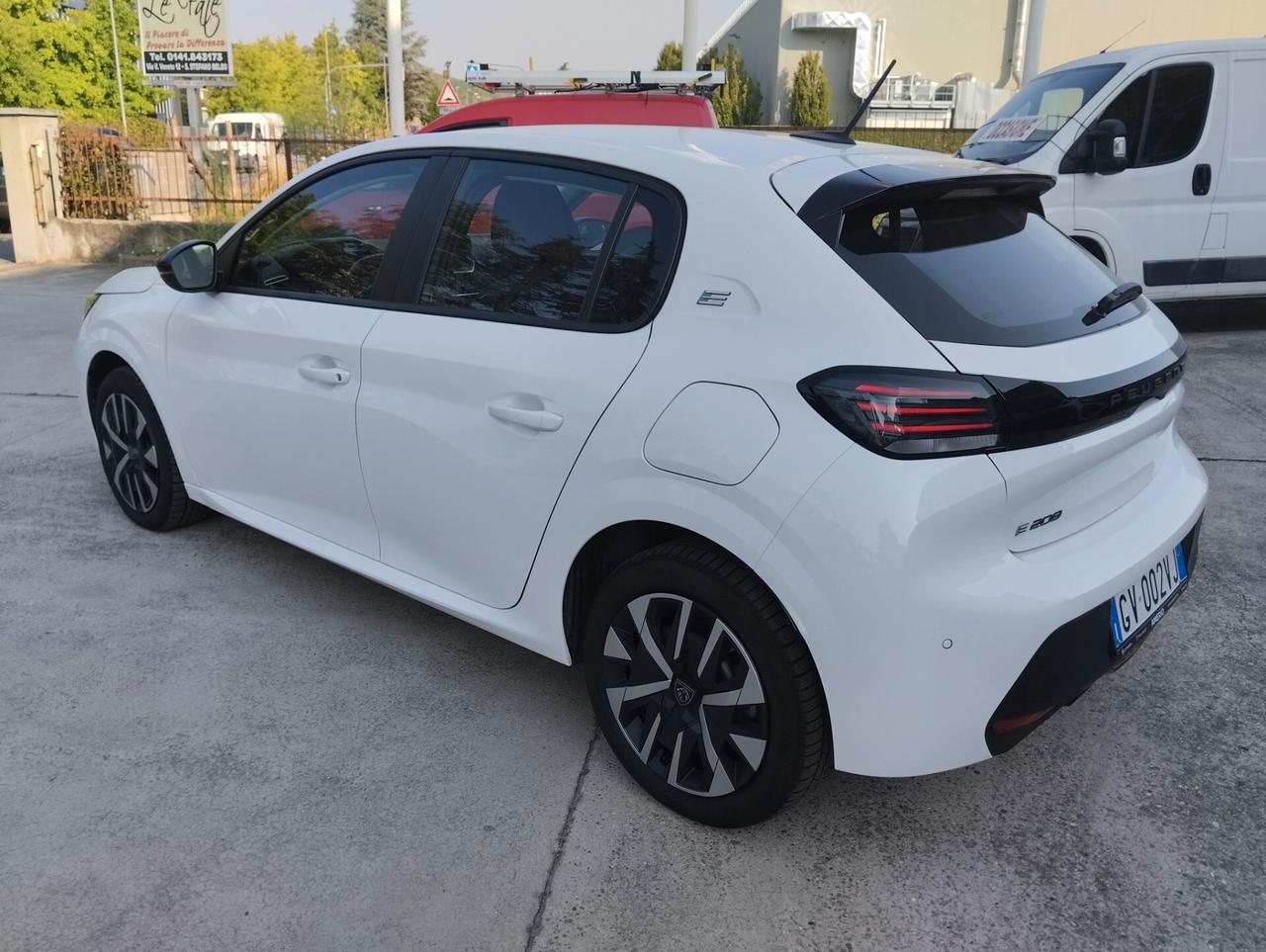 Peugeot 208 motore elettrico 136 CV 5 porte Active