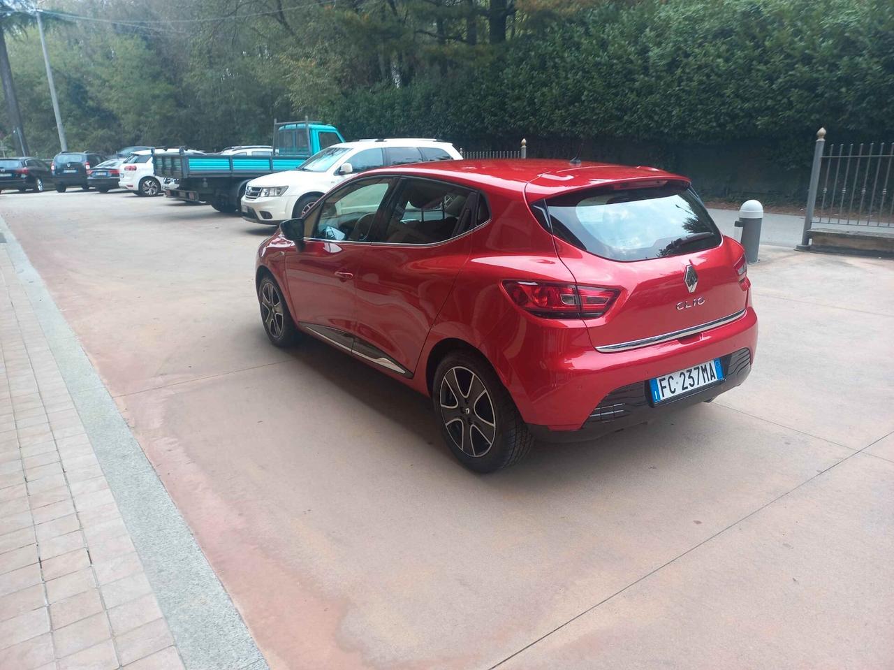 Renault Clio 1.2 75 CV 5 porte Duel