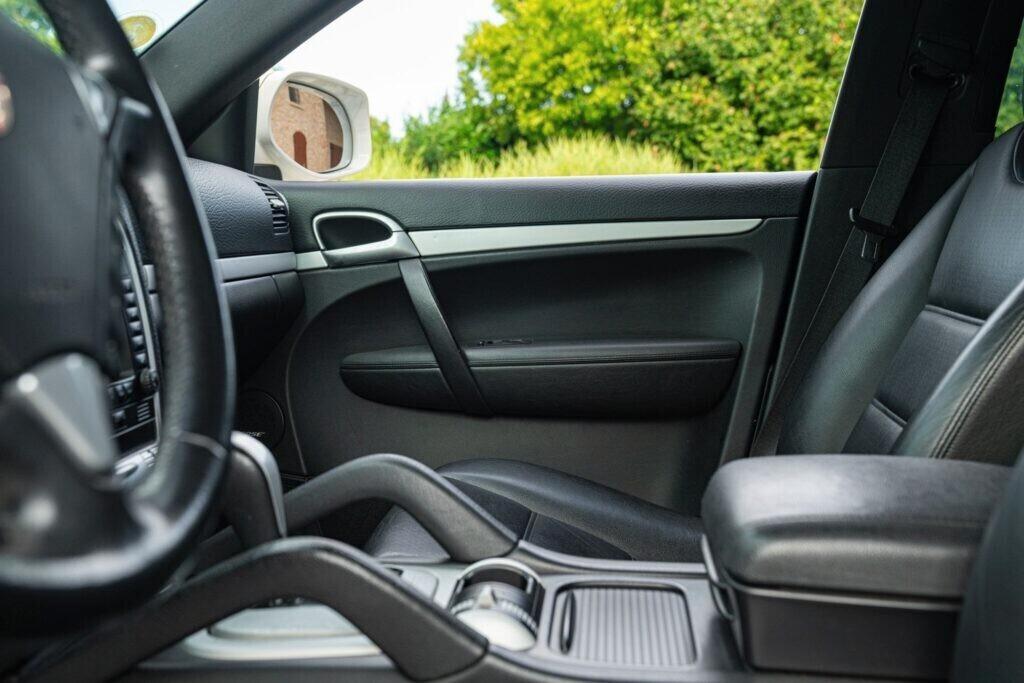 Porsche Cayenne S LIVREA ROTHMANS - POR00250