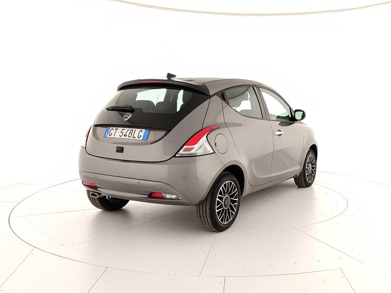 Lancia Ypsilon 1.0 FireFly 5 porte S&S Hybrid Platino