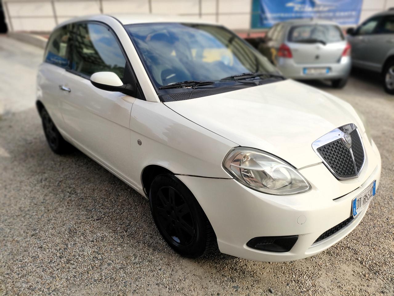 Lancia Ypsilon 1.2 8v Platino