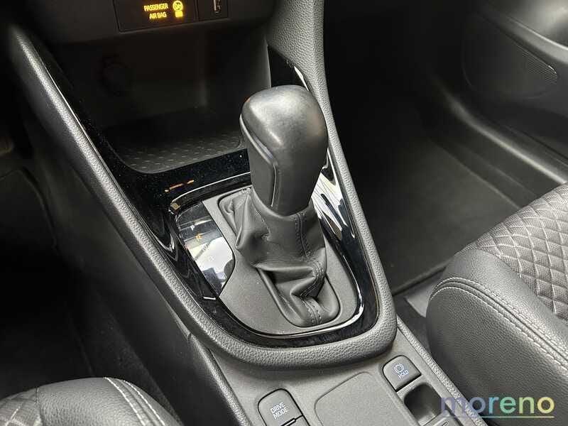 Toyota Yaris 1.5h Lounge