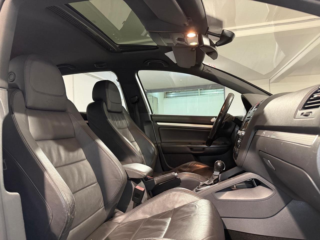 Volkswagen Golf 3.2 VR6 4mot. 5p. R32