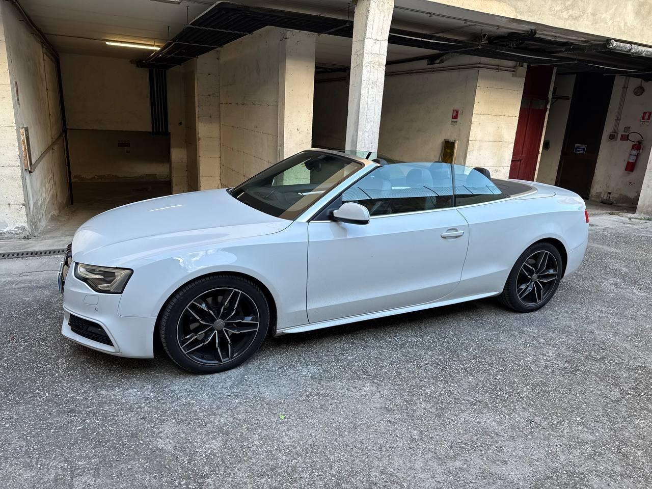 Audi A5 Cabrio 2.0 TDI S-LINE