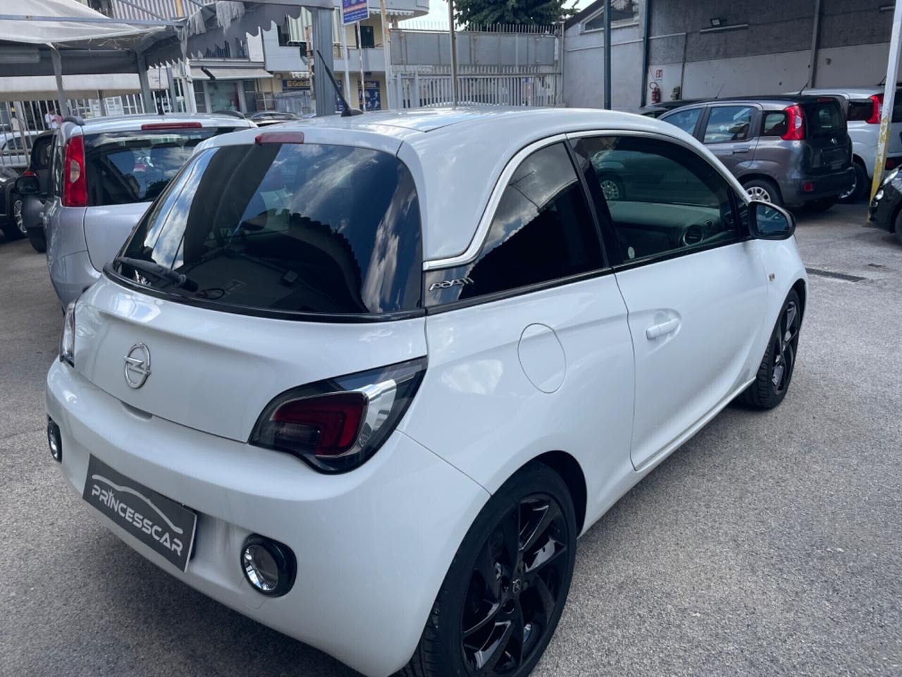 Opel Adam 1.4 87 CV White/Black Link