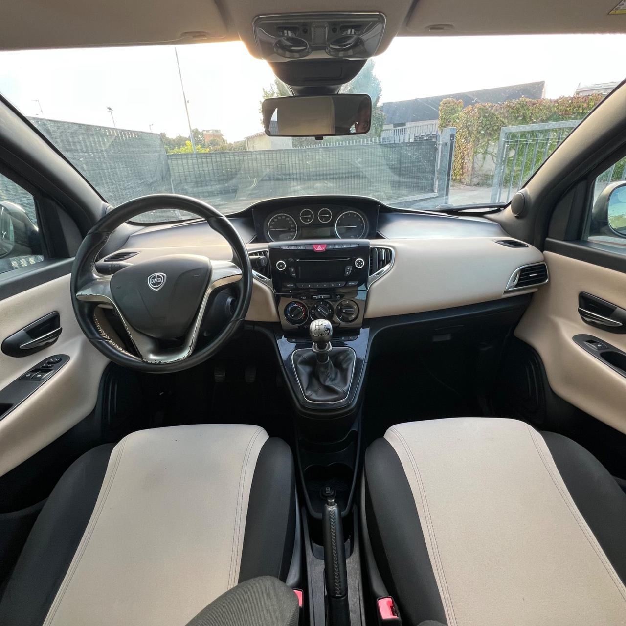 Lancia Ypsilon 1.2 69 CV 5 porte Platinum