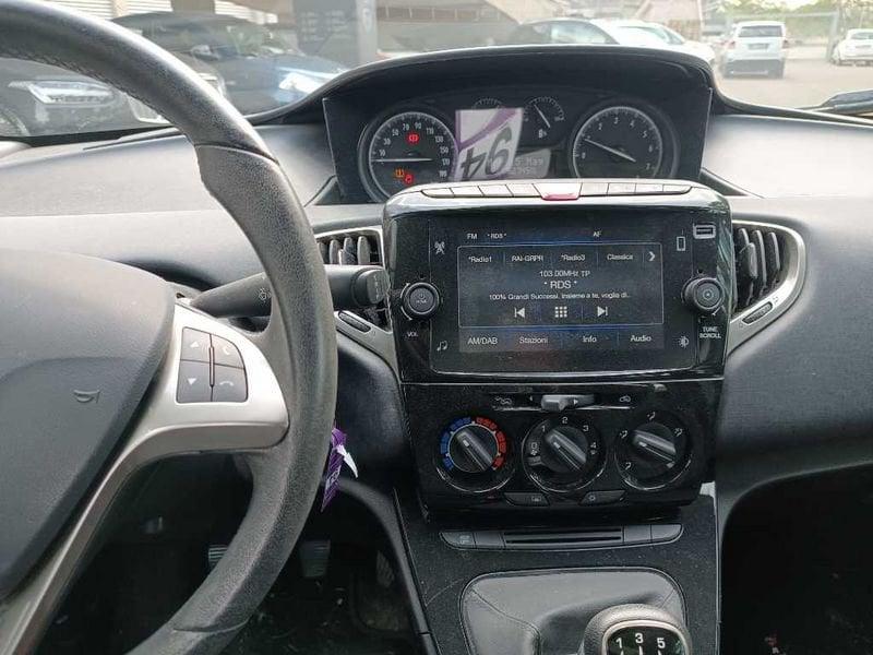 Lancia Ypsilon 3ª serie 1.0 FireFly 5 porte S&S Hybrid Ecochic Gold