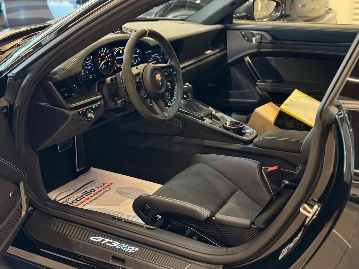 Porsche 911 GT3 RS auto Weissach Pack