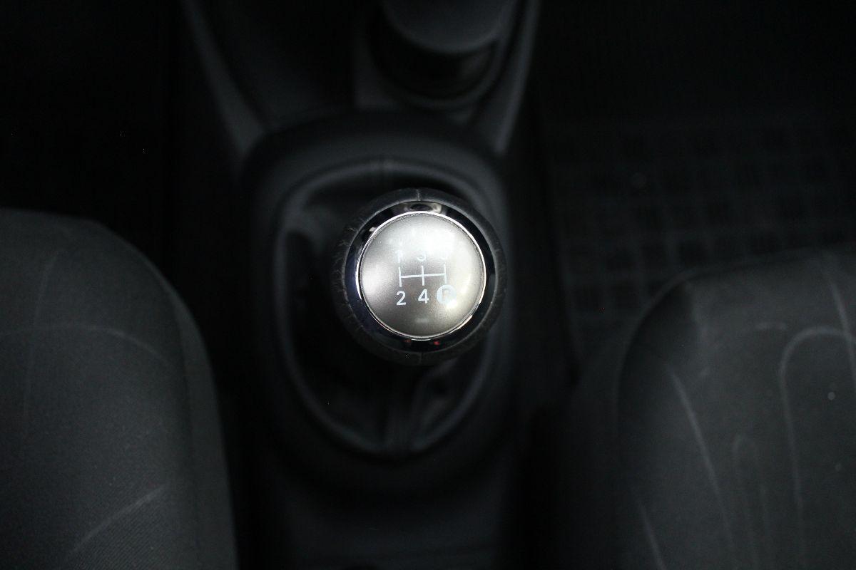 TOYOTA - Yaris - 1.0 5p. Now