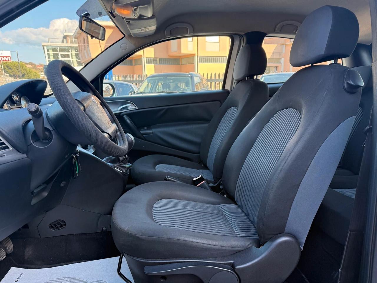 Lancia Ypsilon 1.3 MJT 75 CV Argento