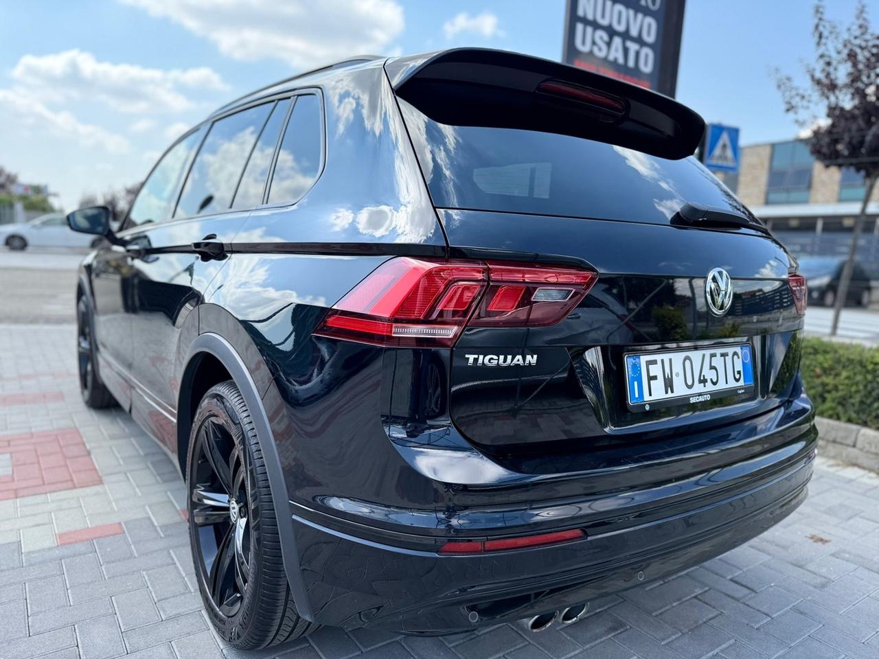 Volkswagen Tiguan 2.0TDI 150CV DSG R-LINE*UNICO PROP