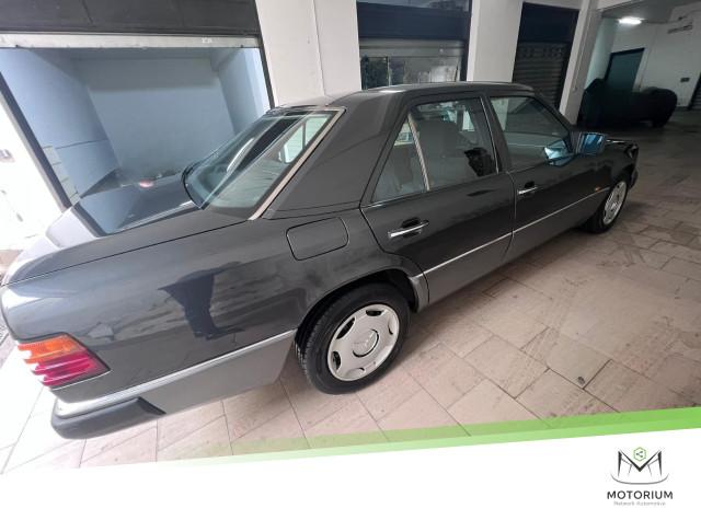 Mercedes-Benz E 200 Classe E 200