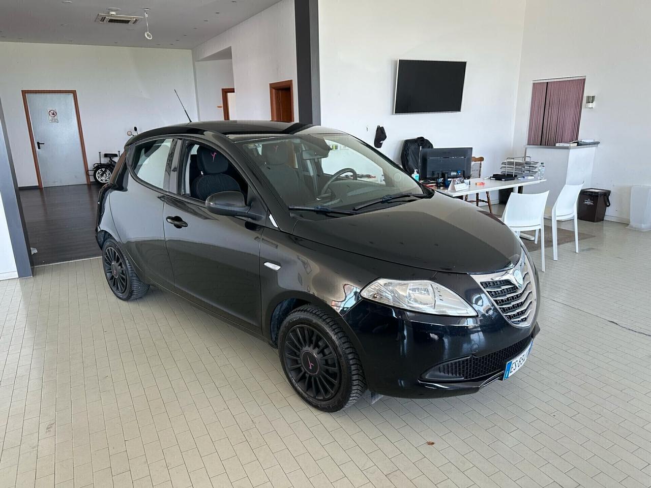 Lancia Ypsilon 1.2 69 CV 5 porte GPL Ecochic Gold
