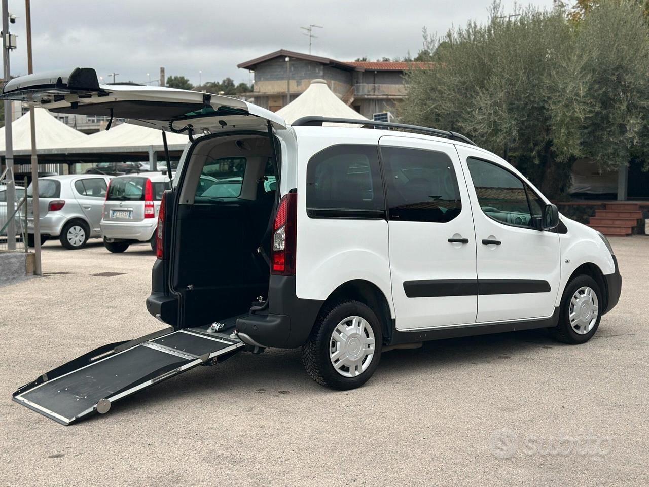 Peugeot Partner 1.6HDi Pianale ribassato Disabili