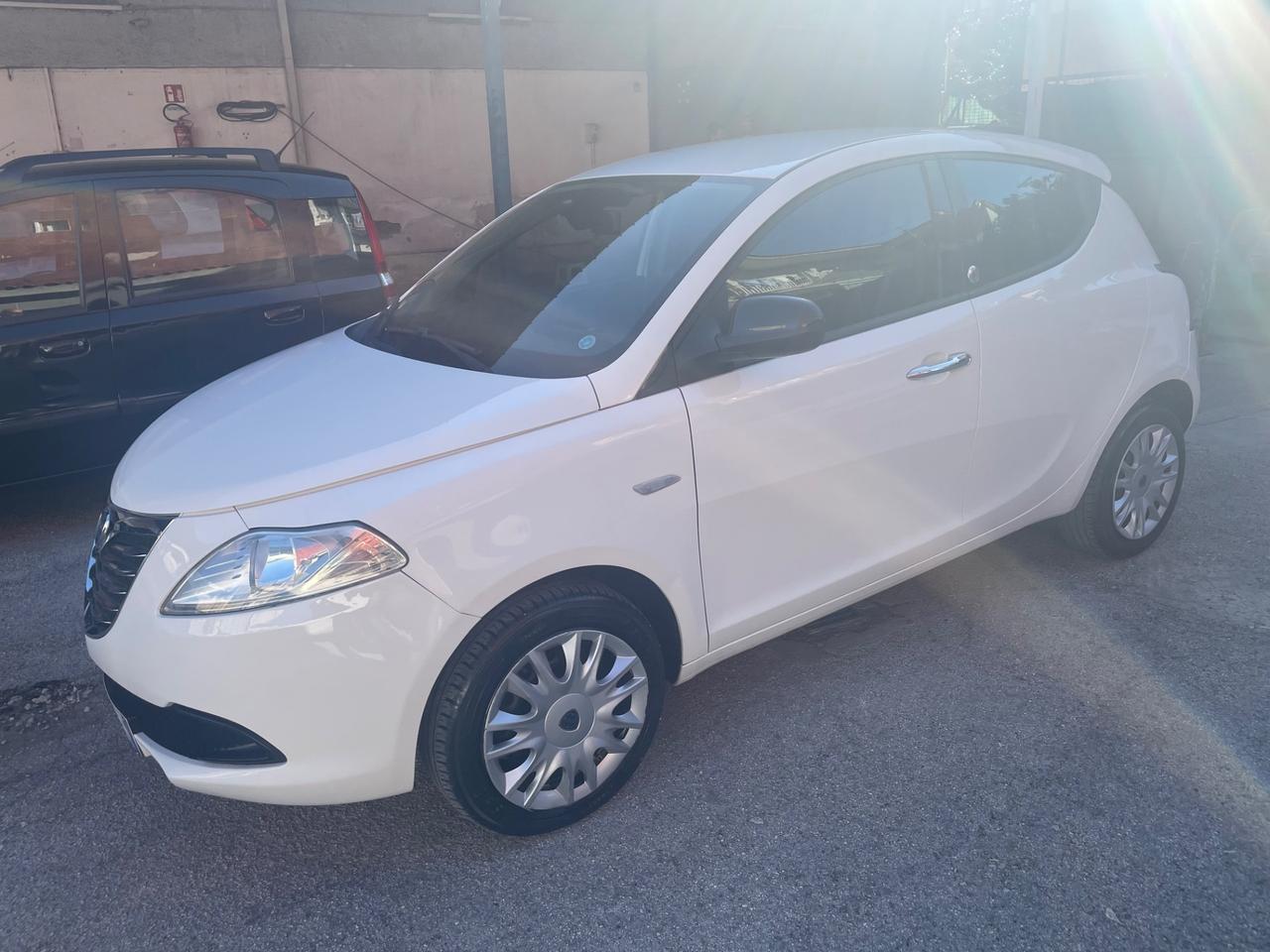 Lancia Ypsilon 1.2 69 CV 5 porte GPL Ecochic Gold