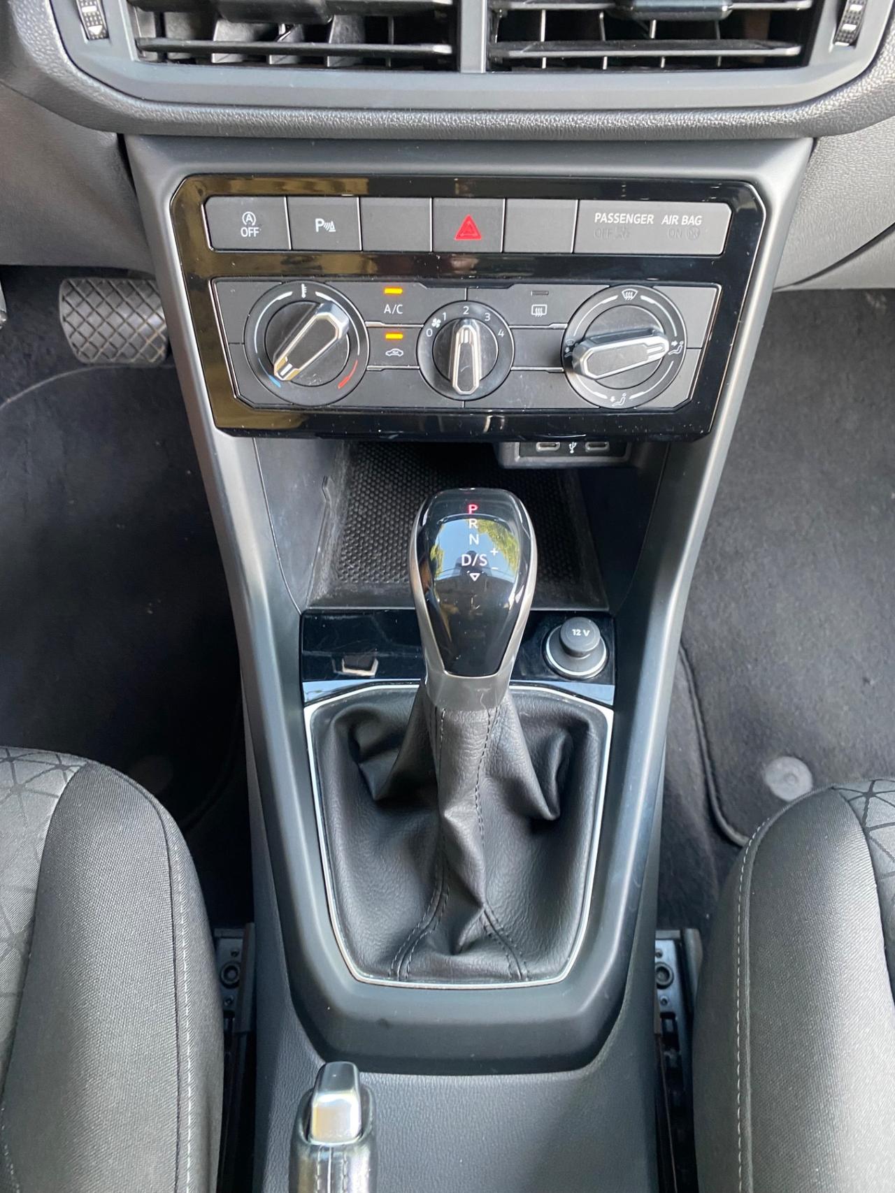 Volkswagen T-Cross 1.0 TSI 110 CV DSG Style NEOPATENTATI!!!