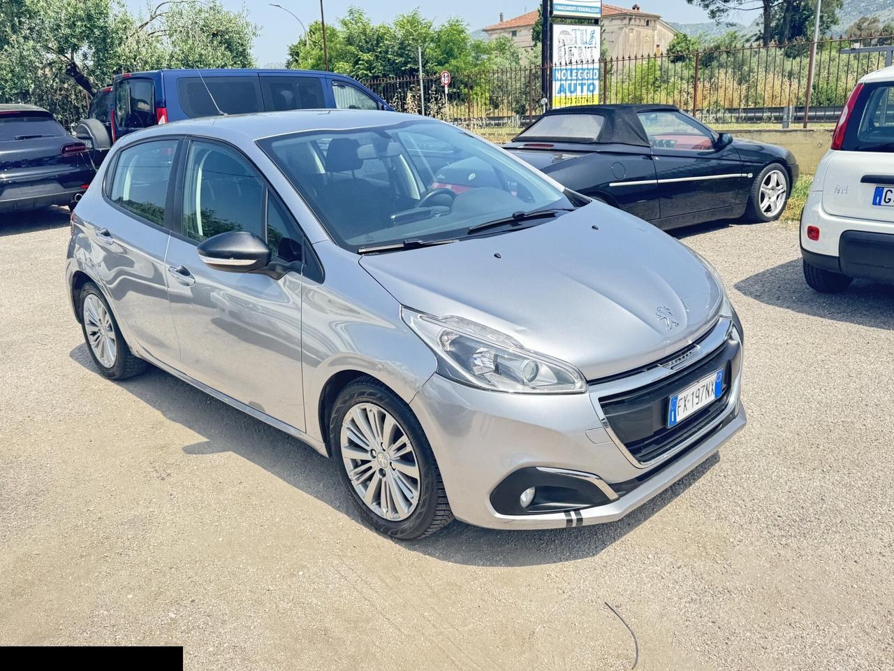 PEUGEOT 208 1.2 BENZINA ADATTA NEOPATENTATI