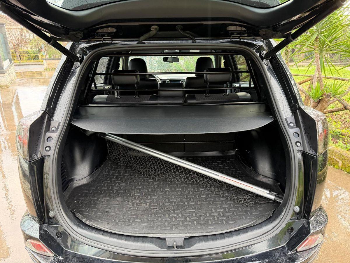 TOYOTA - RAV4 - 2.0 D-4D 2WD Business