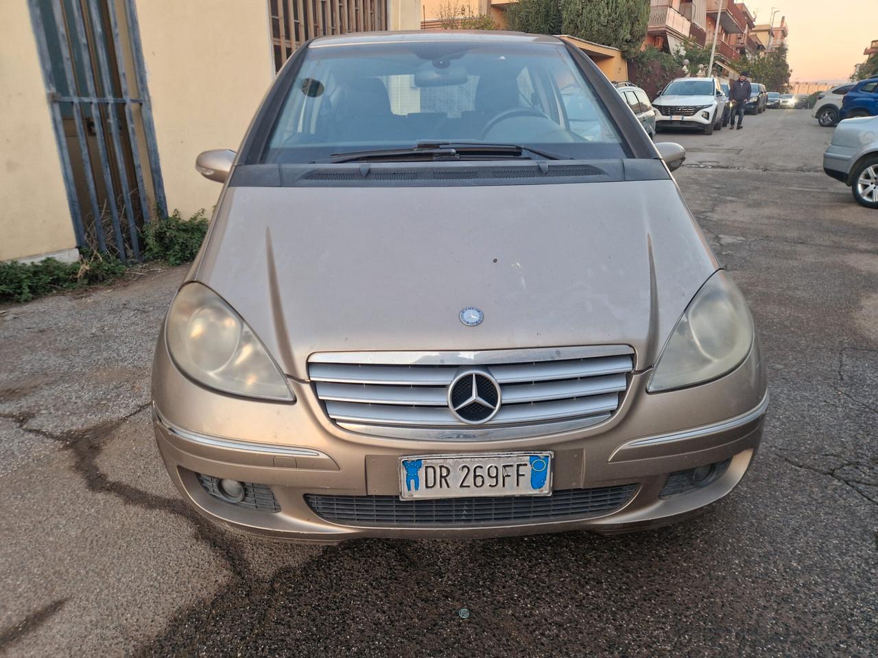 A 180 Frizione rotta parte ma non marciante