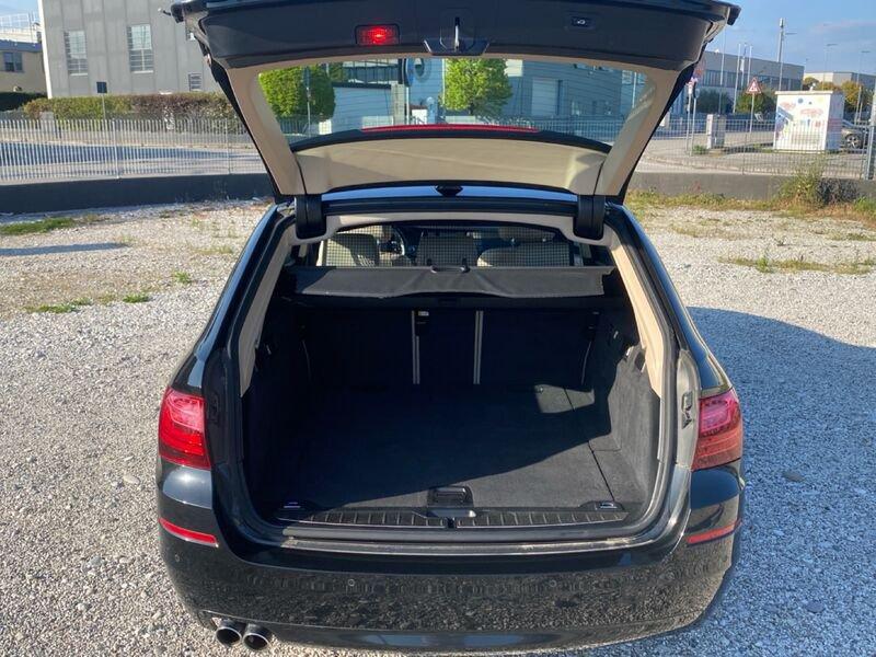 BMW Serie 5 520d xDrive Luxury Touring automatica 190 CV
