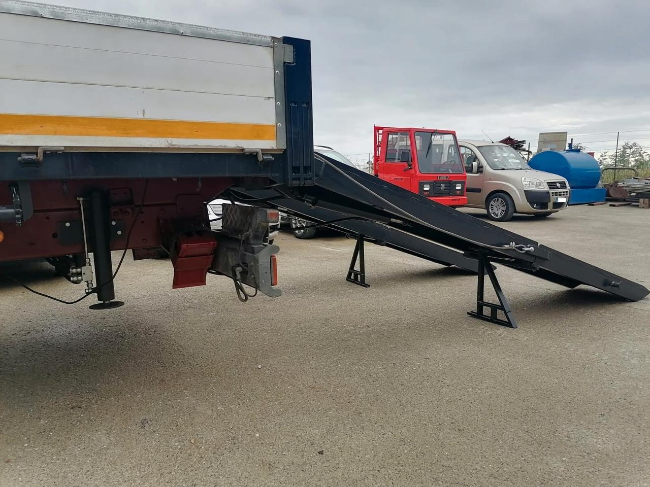 Iveco Eurocargo 100 e 18 - Carrellone