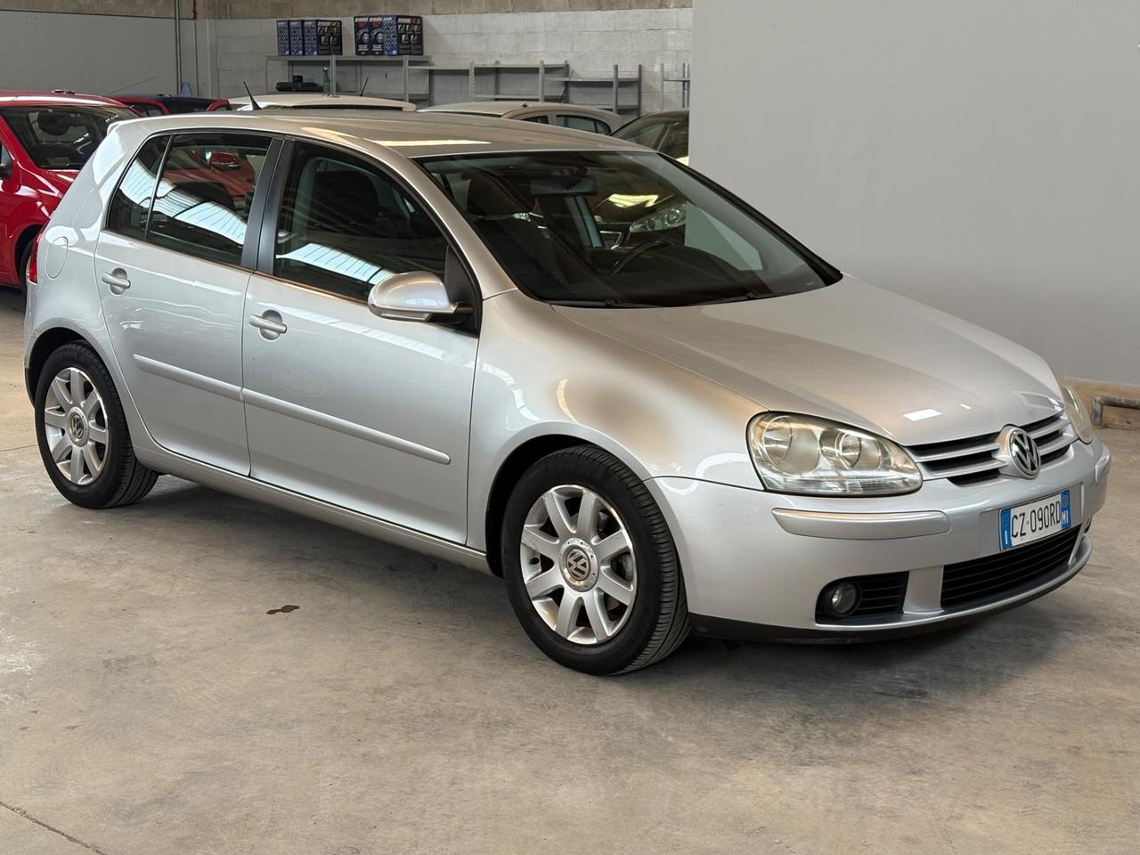 Volkswagen Golf 1.6 16V FSI 5p. Sportline